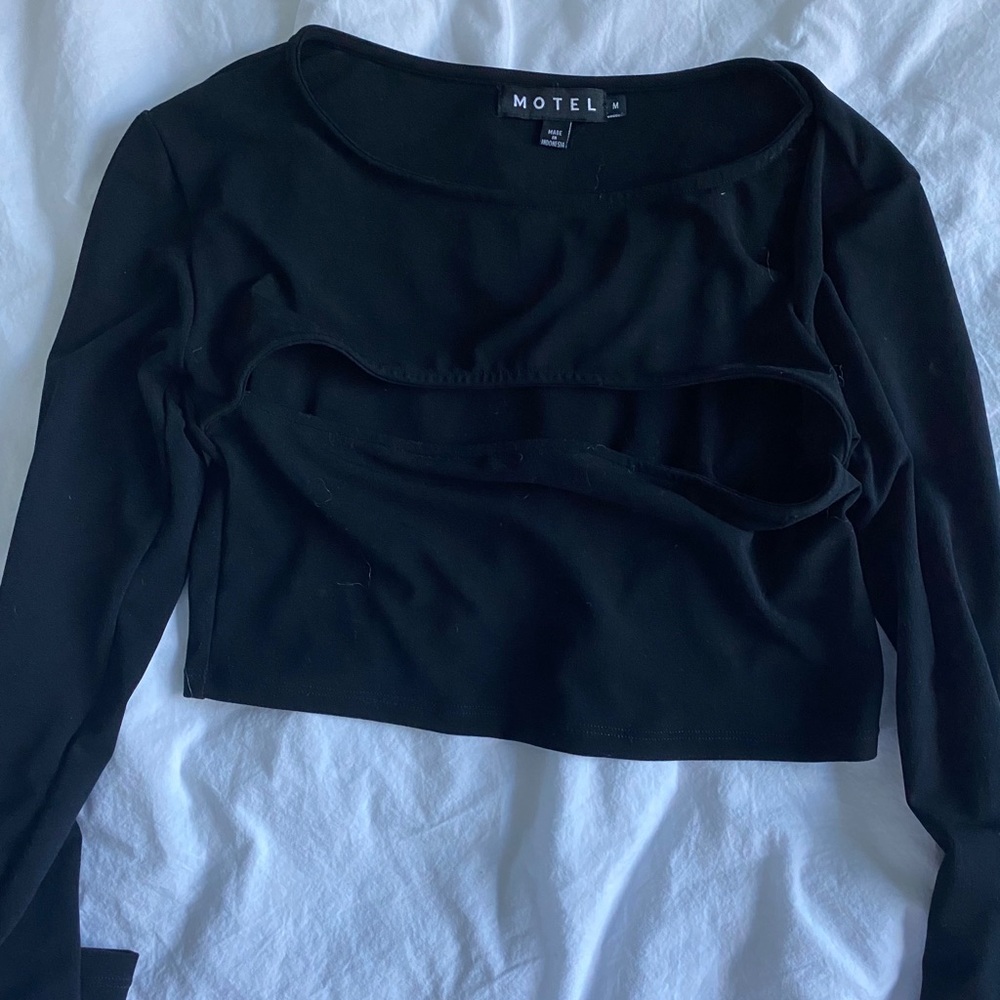 MOTEL ROCKS CROP TOP W CUT OUT